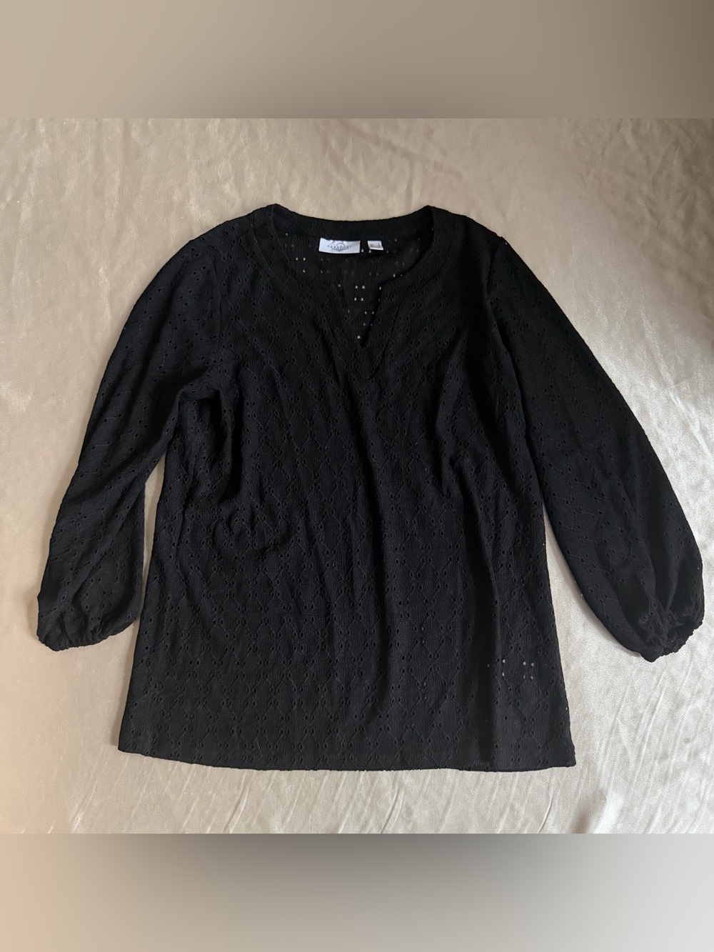Susan Graver Passport Knit Eyelet 3/4 Sleeve Top small a600386